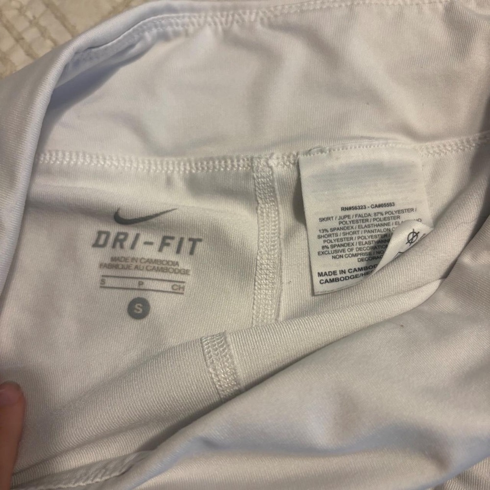 Y2K Nike white & black mini skort - Picture 3 of 6
